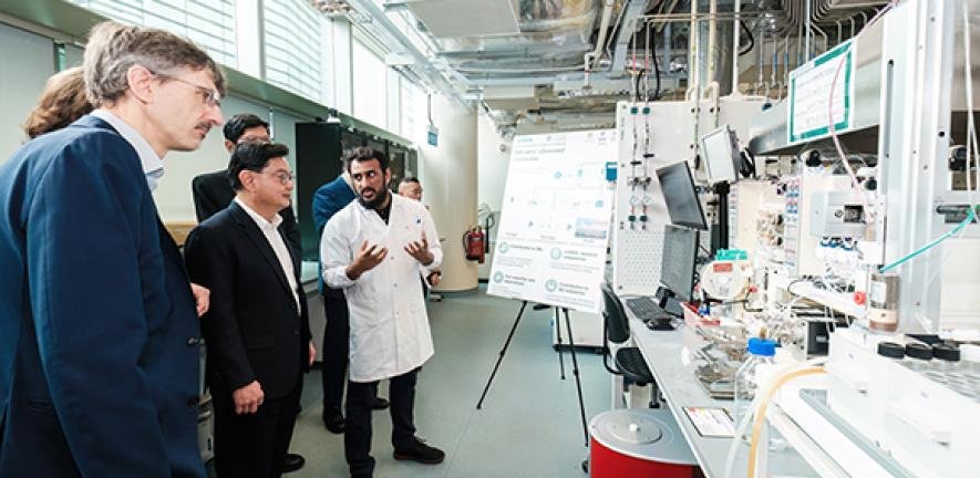 Mr Heng Swee Keat, Deputy Prime Minister of Singapore, visits CARES